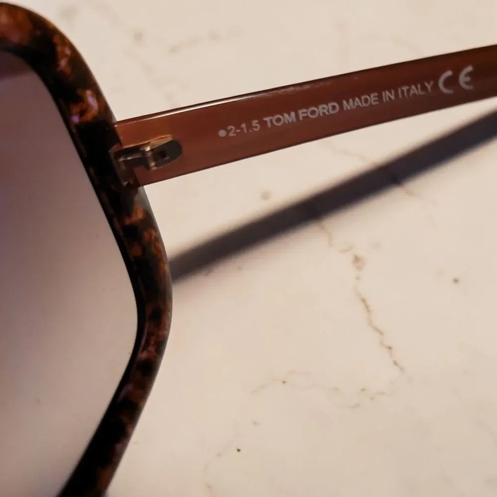 Tom Ford Valeria FT0389